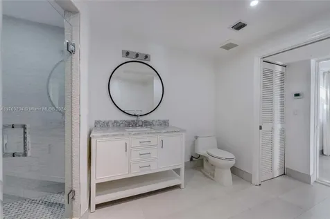 5660 Pine Tree Drive Miami Beach FL 33140