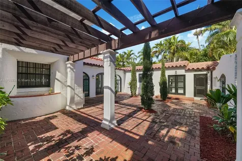 5660 Pine Tree Drive Miami Beach FL 33140