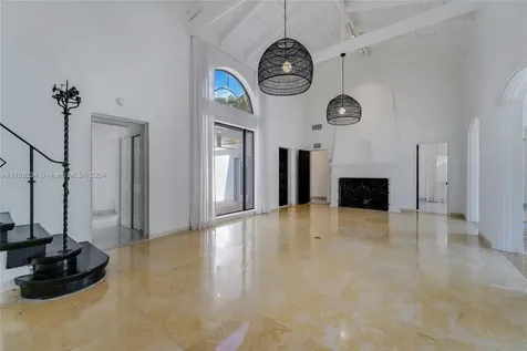 5660 Pine Tree Drive Miami Beach FL 33140