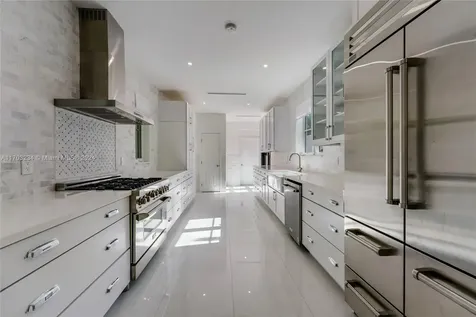 5660 Pine Tree Drive Miami Beach FL 33140