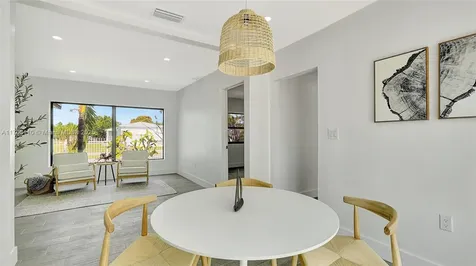 270 W 57th Street Hialeah FL 33012