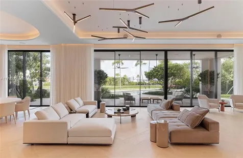 1006 Links Drive Miami Beach FL 33109