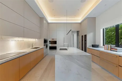 1006 Links Drive Miami Beach FL 33109