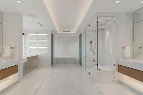 1006 Links Drive Miami Beach FL 33109