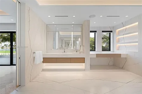 1006 Links Drive Miami Beach FL 33109