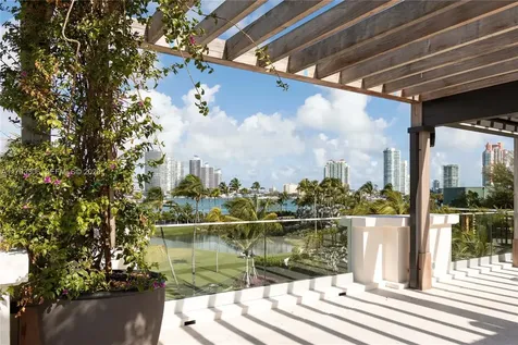 1006 Links Drive Miami Beach FL 33109