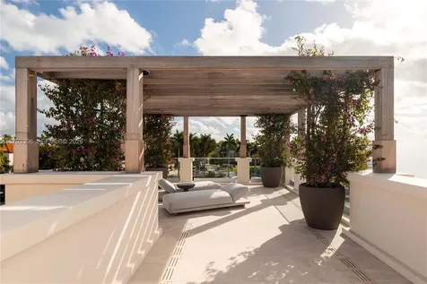 1006 Links Drive Miami Beach FL 33109
