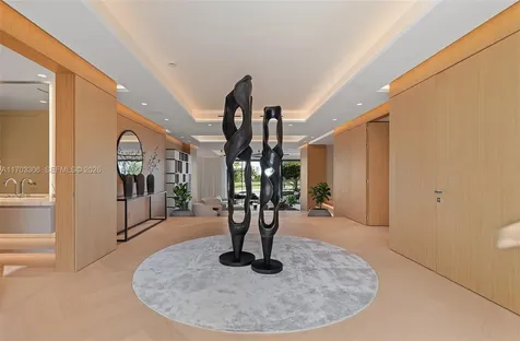 1006 Links Drive Miami Beach FL 33109