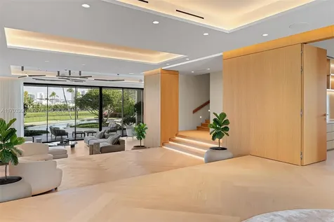 1006 Links Drive Miami Beach FL 33109