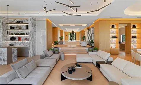 1006 Links Drive Miami Beach FL 33109