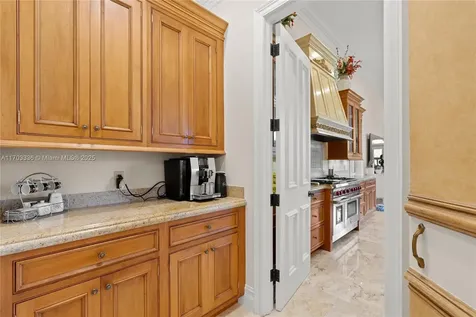 833 Harbour Isle Place North Palm Beach FL 33410