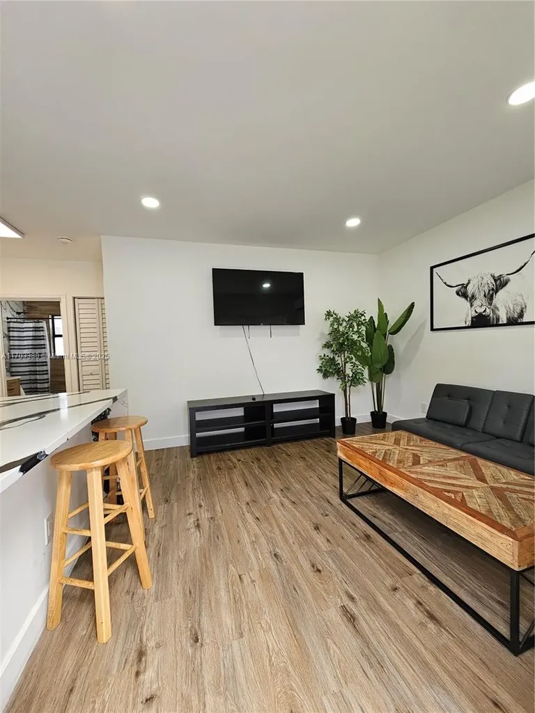 1946 Pierce Street Hollywood FL 33020