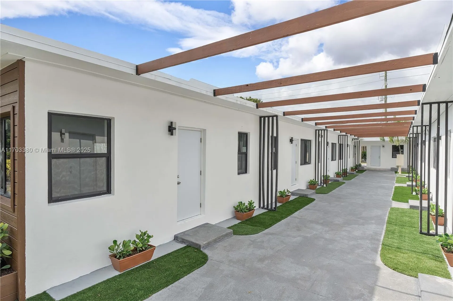 1946 Pierce Street Hollywood FL 33020