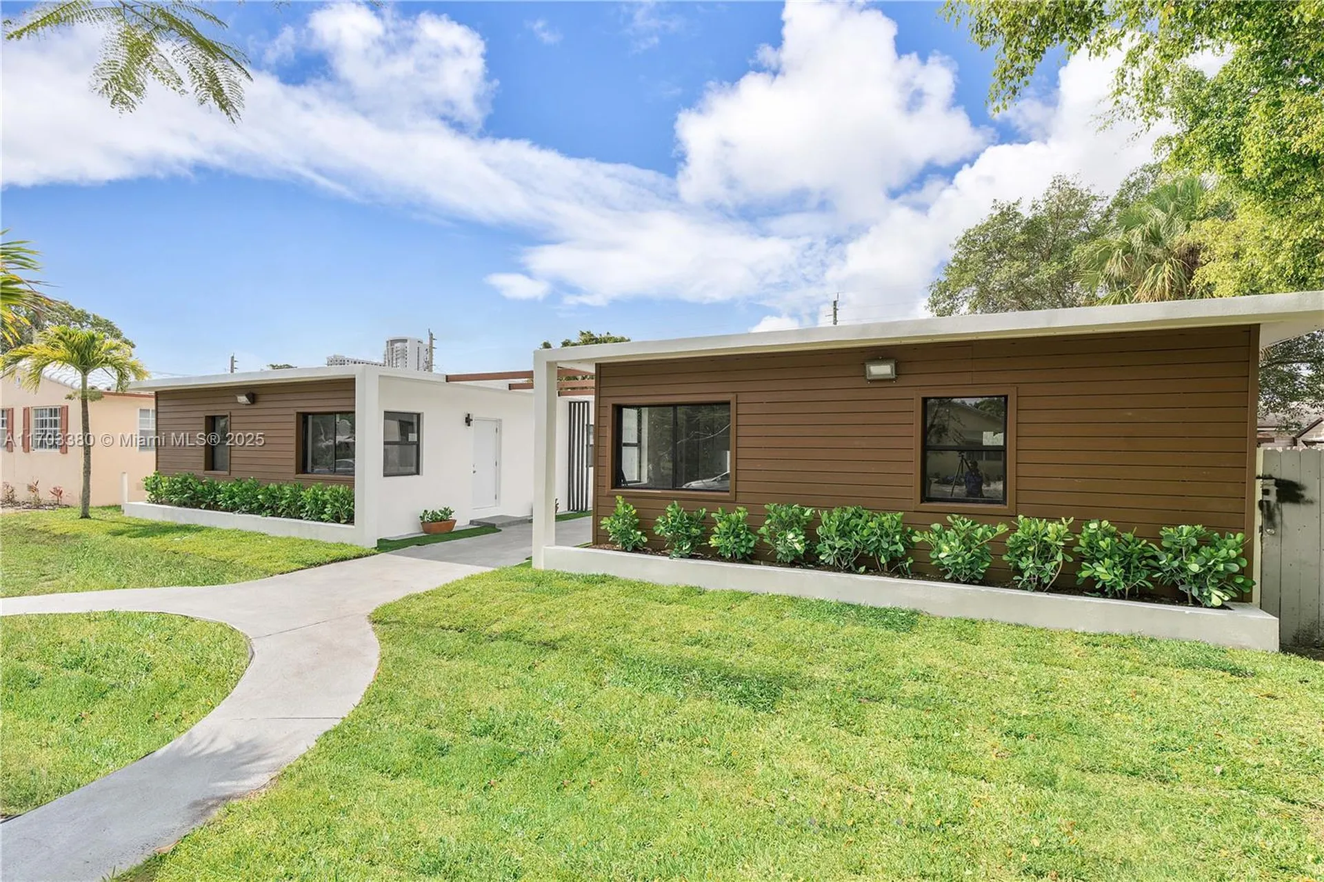 1946 Pierce Street Hollywood FL 33020
