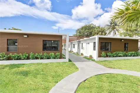 1946 Pierce Street Hollywood FL 33020