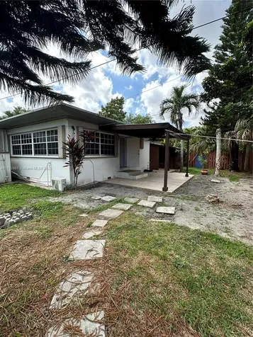 6765 SW 34th Street Miami FL 33155