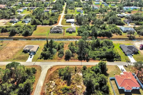 844 Carbon Street E Lehigh Acres FL 33974