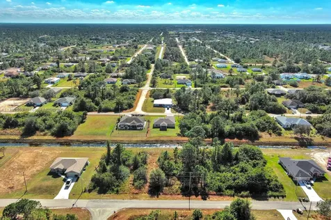 844 Carbon Street E Lehigh Acres FL 33974