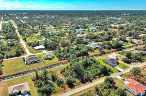844 Carbon Street E Lehigh Acres FL 33974