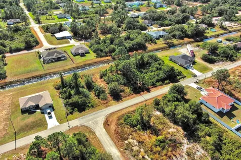 844 Carbon Street E Lehigh Acres FL 33974