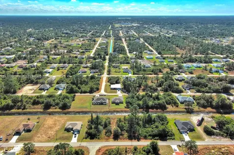 844 Carbon Street E Lehigh Acres FL 33974