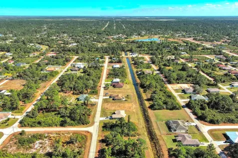 844 Carbon Street E Lehigh Acres FL 33974