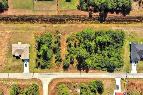 844 Carbon Street E Lehigh Acres FL 33974