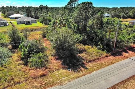 844 Carbon Street E Lehigh Acres FL 33974