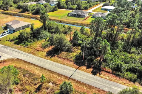844 Carbon Street E Lehigh Acres FL 33974