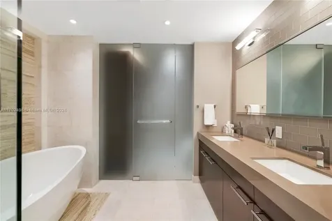 1425 Brickell Avenue Miami FL 33131