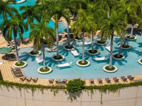1425 Brickell Avenue Miami FL 33131