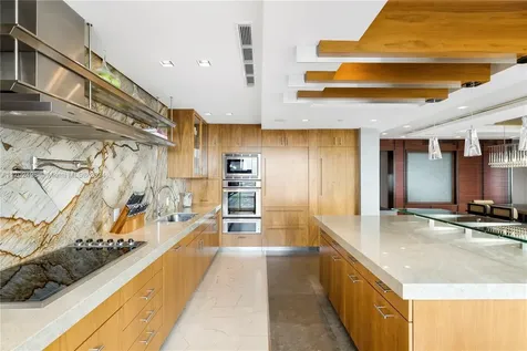1425 Brickell Avenue Miami FL 33131