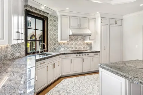 49 Palm Avenue Miami Beach FL 33139