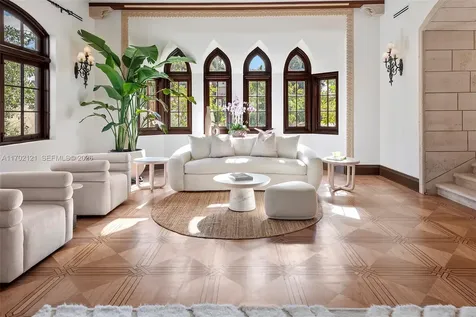 49 Palm Avenue Miami Beach FL 33139