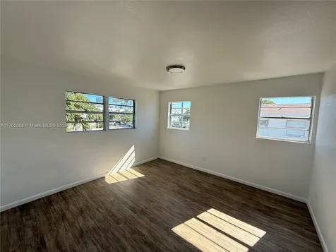 236 SW 10 Avenue Miami FL 33130