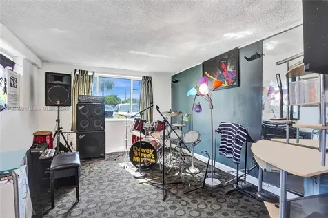 6309 Dewey Street Hollywood FL 33023
