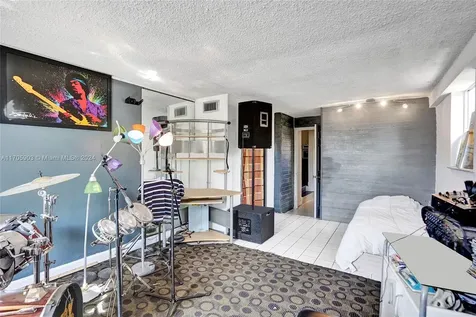 6309 Dewey Street Hollywood FL 33023