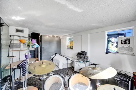 6309 Dewey Street Hollywood FL 33023
