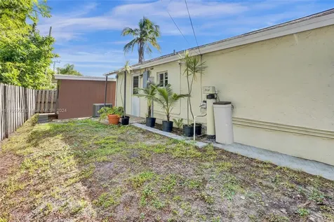6309 Dewey Street Hollywood FL 33023