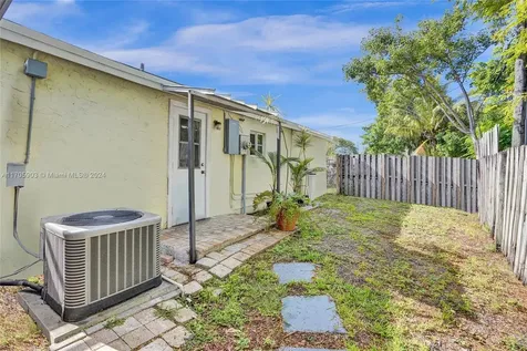 6309 Dewey Street Hollywood FL 33023