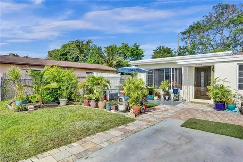 6309 Dewey Street Hollywood FL 33023