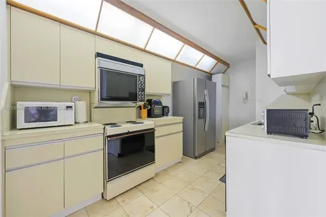 19667 Turnberry Way Aventura FL 33180