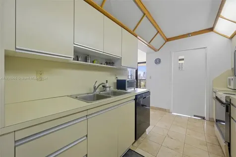 19667 Turnberry Way Aventura FL 33180