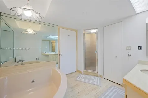 19667 Turnberry Way Aventura FL 33180