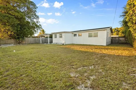 2340 NW 180th Terrace Miami Gardens FL 33056