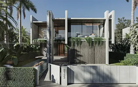 2133 Meridian Avenue Miami Beach FL 33139