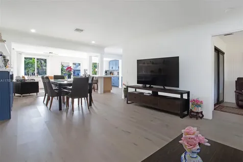 808 Mission Hill Road Boynton Beach FL 33435