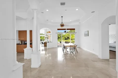 11001 Pine Lodge Trail Davie FL 33328