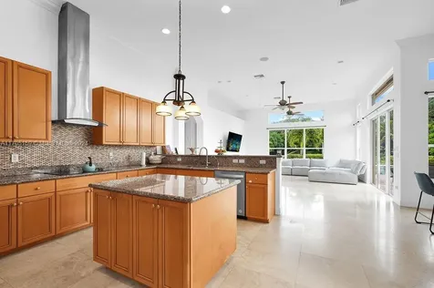 11001 Pine Lodge Trail Davie FL 33328