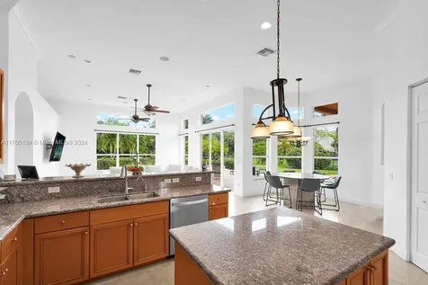 11001 Pine Lodge Trail Davie FL 33328